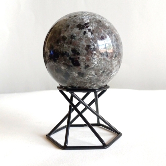 Yooperlite crystal sphere. 312g - Picture 3 of 10